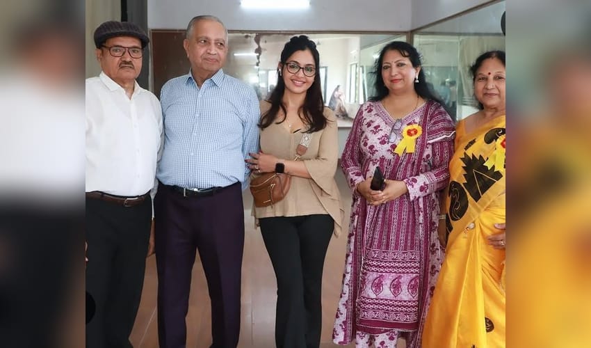 Shubhangi Atre gets emotional as father wins carrom game despite fingers affected by chemotherapy