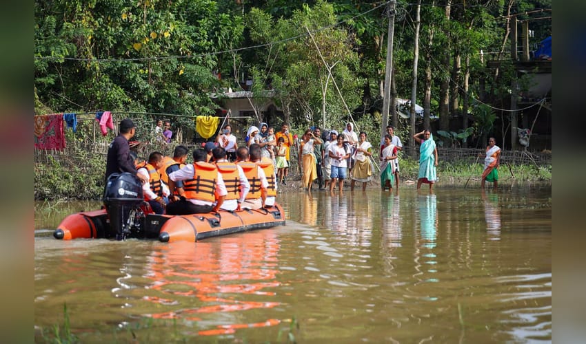 Sivasagar: CM Himanta Biswa Sarma visits flood-affected areas