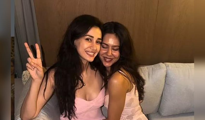 Sonam Bajwa dances her heart out with Disha Patani, shares glimpses from birthday bash