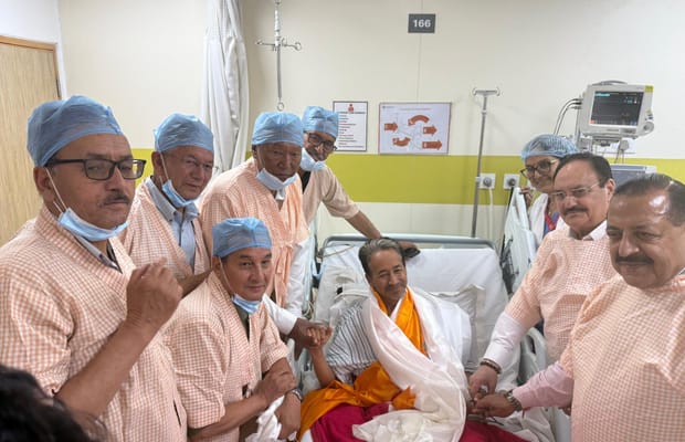 Sonam Wangchuk ends 26-day hunger strike after govt intervention (Photo: @Wangchuk66/X)