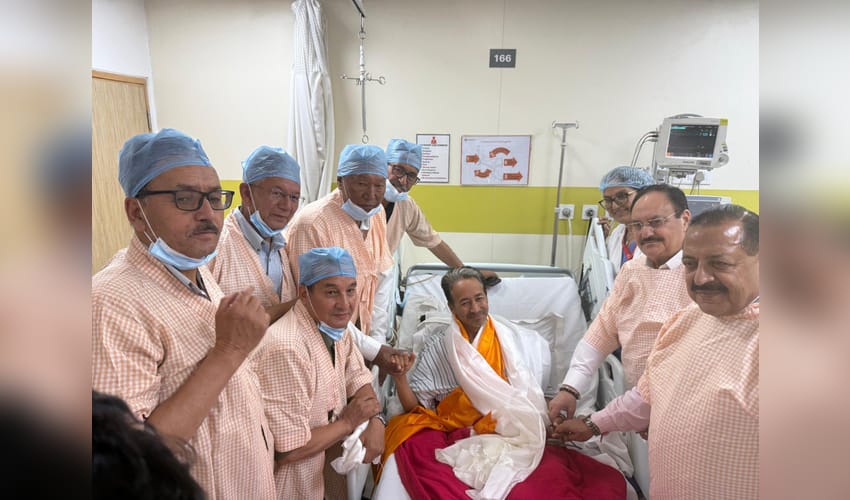 Sonam Wangchuk ends 26-day hunger strike after govt intervention (Photo: @Wangchuk66/X)