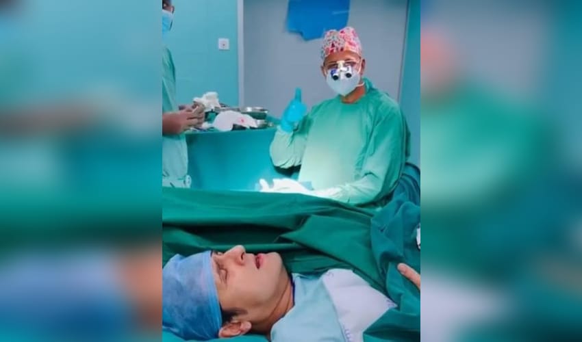 Sonu Nigam gives an impromptu performance while in surgery: Singing in the pain