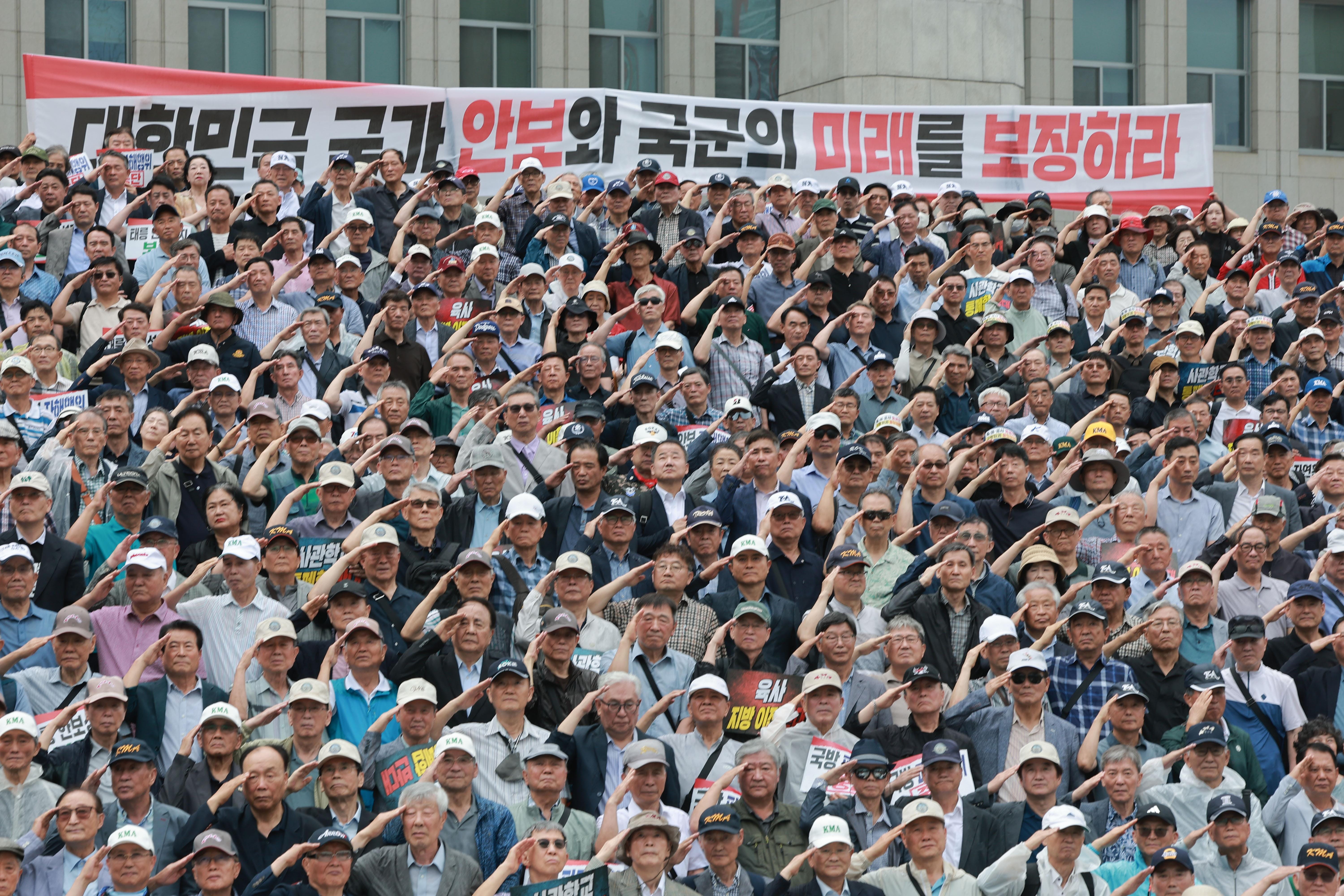 South Korea's Defence Minister to meet heads of alumni groups of military academies 