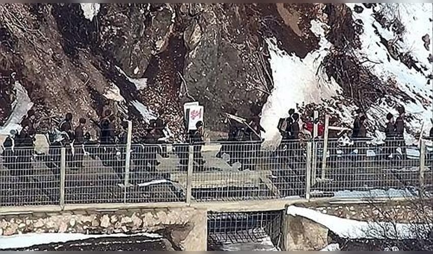 South Korean military fires warning shots after North Korean troops briefly cross MDL