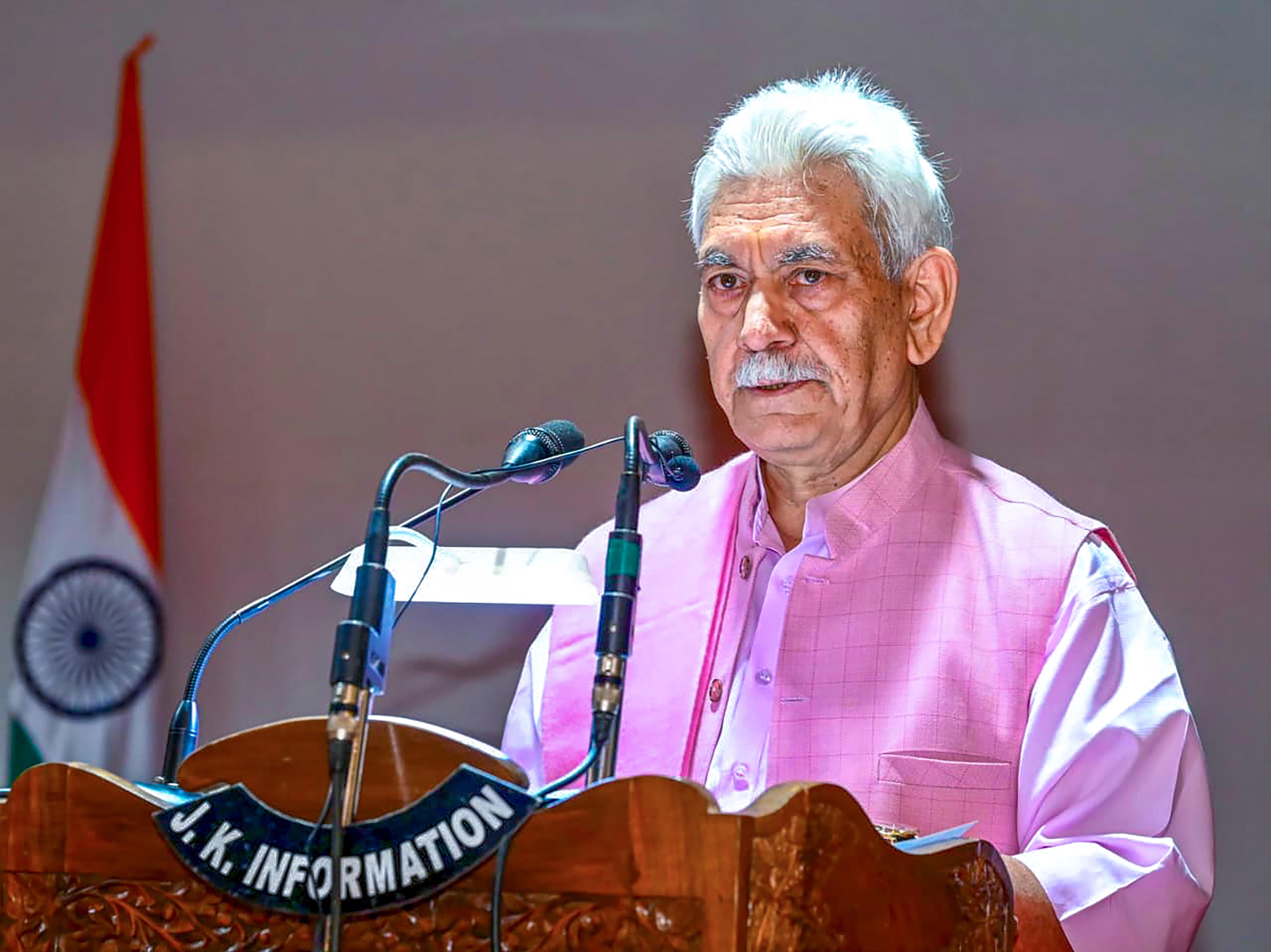 Srinagar: Manoj Sinha felicitates Amarnath Yatra teams
