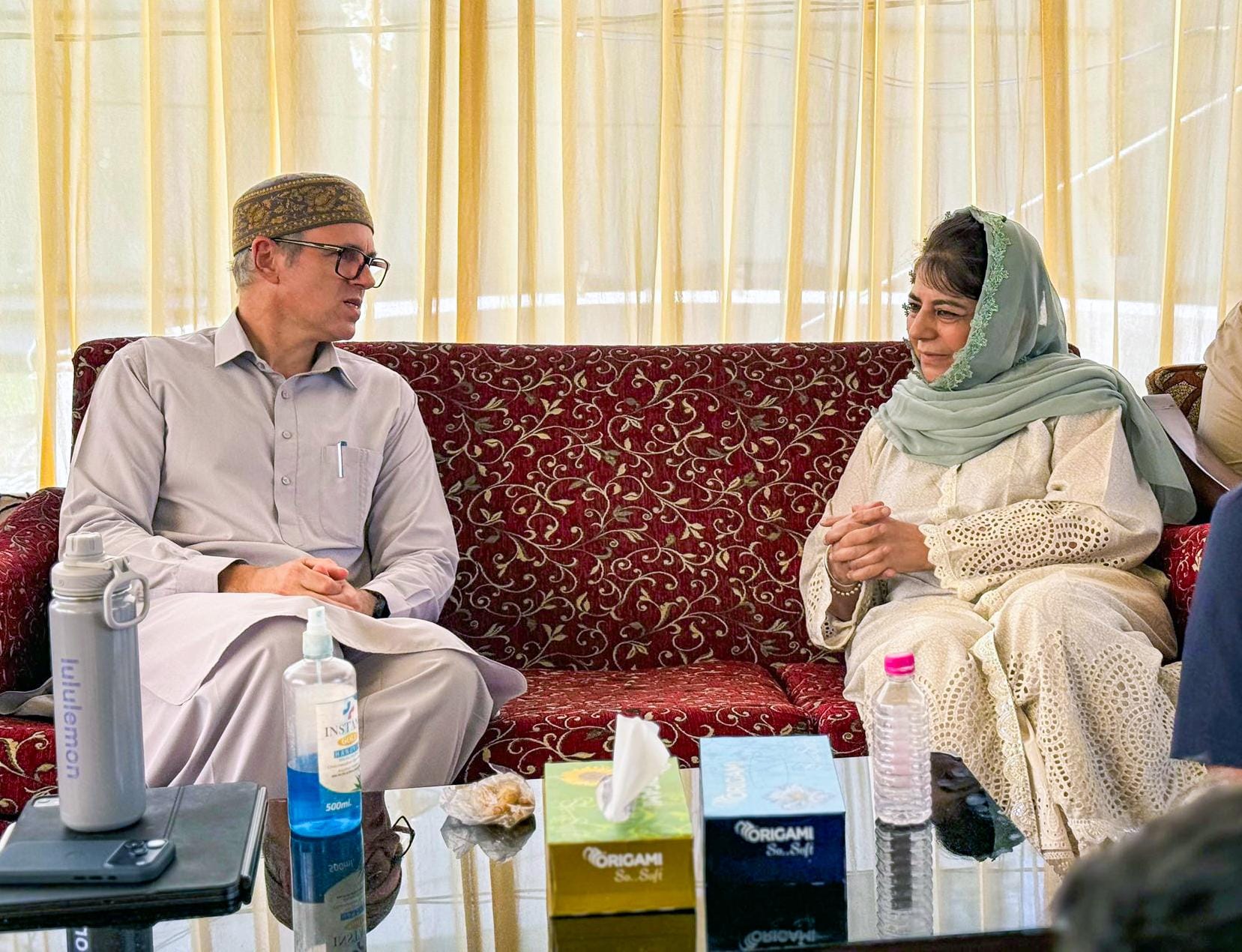 Srinagar: Mehbooba Mufti meets Omar Abdullah