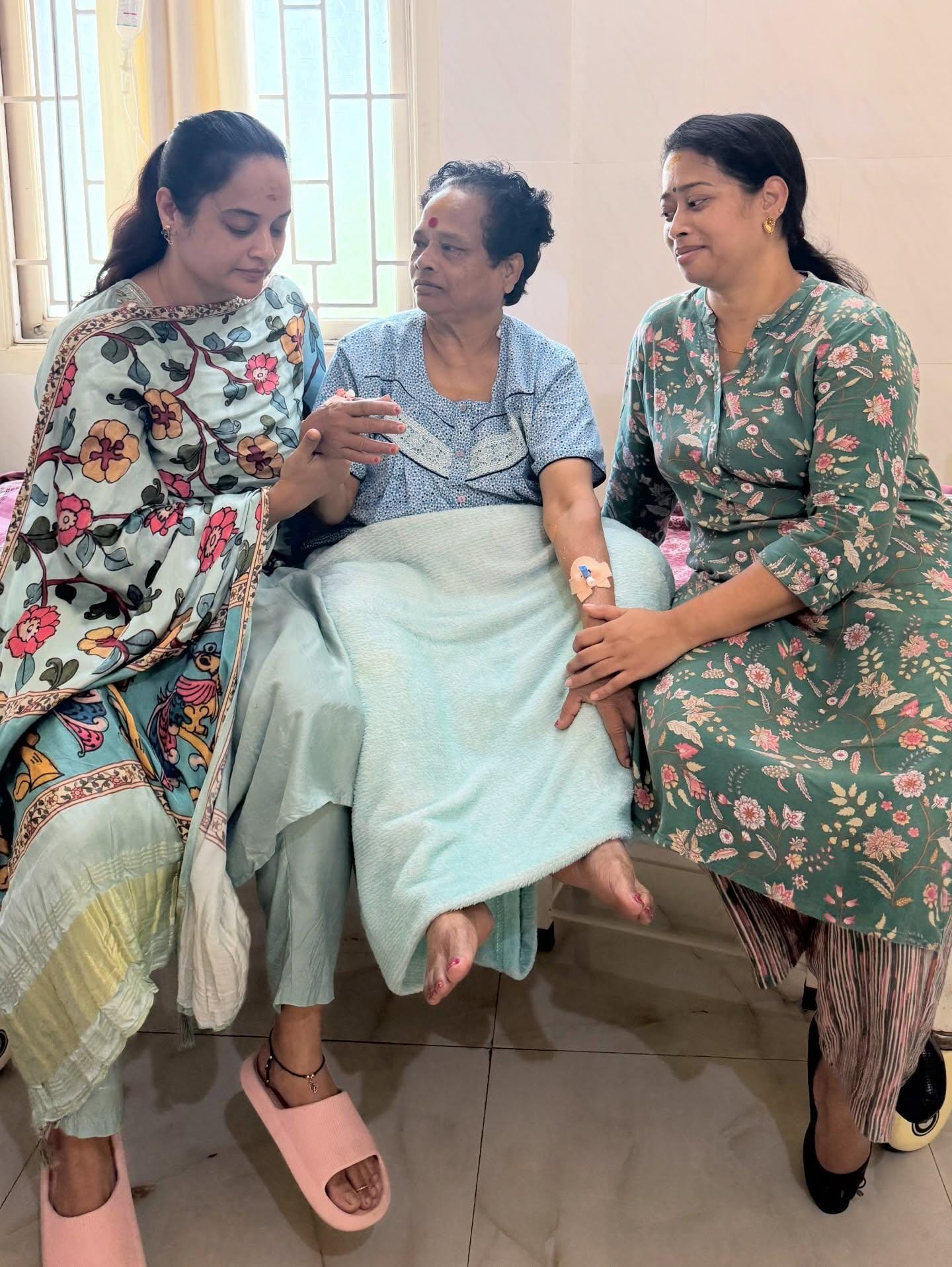 Suja Varunee tells mom: It is our turn to take care of you! (Photo Credit: Suja Varunee/Instagram)