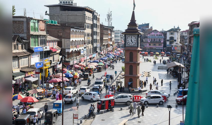 Summer Rush at Srinagar's Lal Chowk