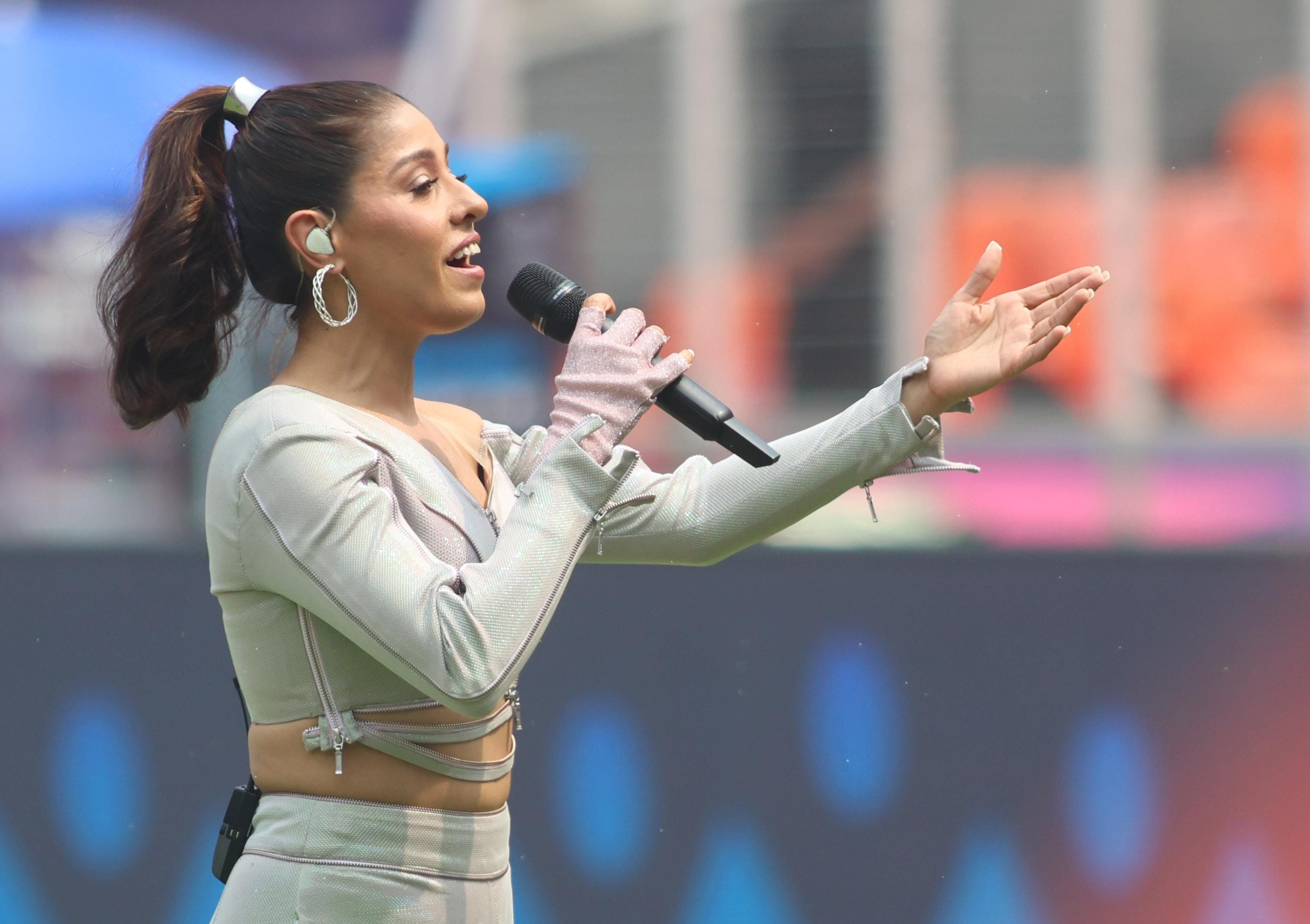 Sunidhi Chauhan shares experience of taking hot seat in ‘KBC’ opposite Big B (Photo: IANS/Biplab Banerjee)