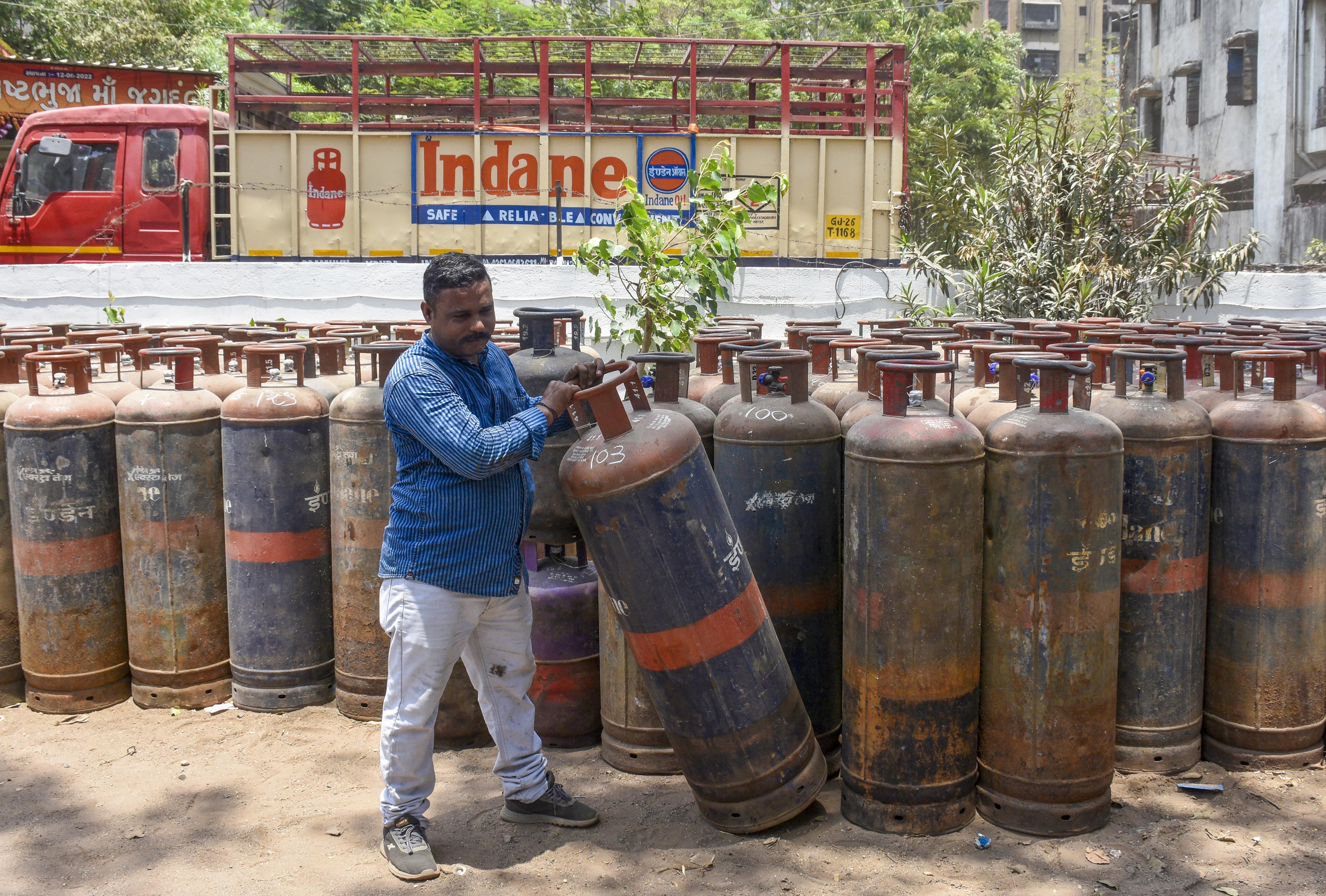 Surat: Commercial LPG price hike