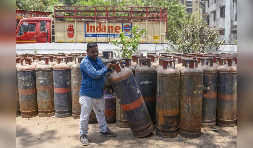 Surat: Commercial LPG price hike