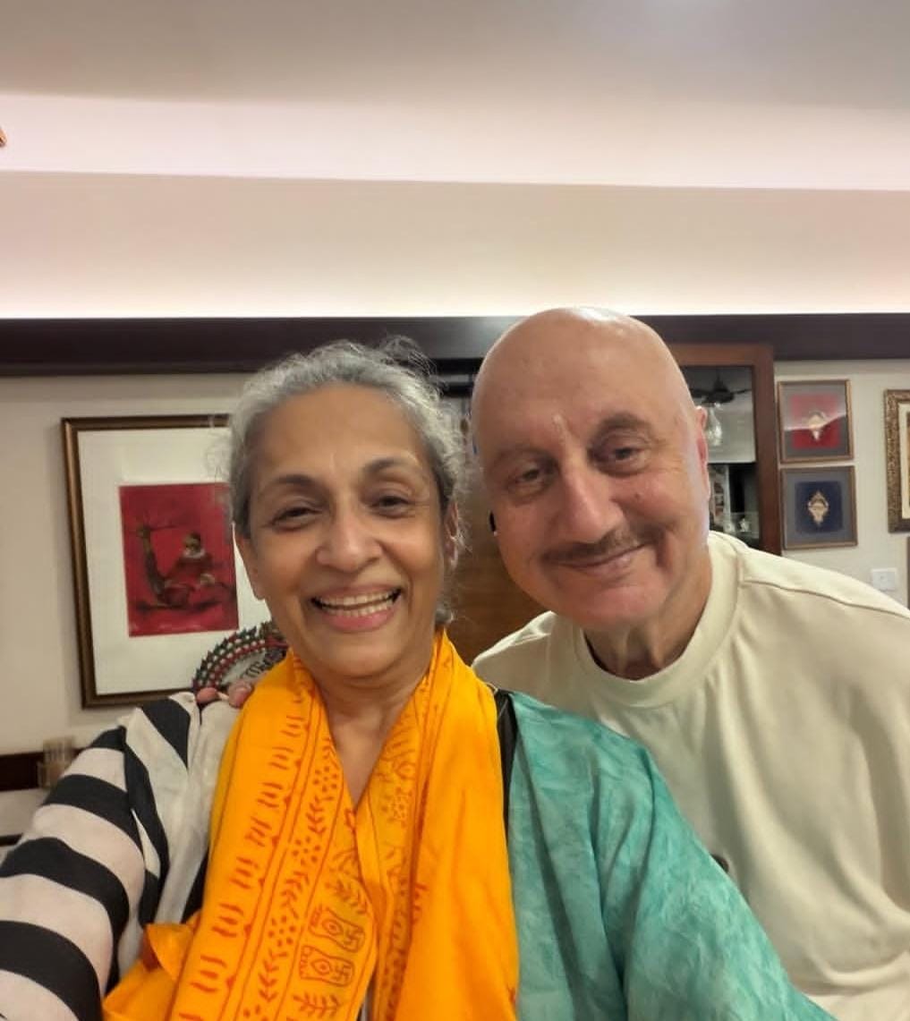 Swaroop Rawal receives Ayodhya Ram Mandir shawl as gift from Anupam Kher, says 'filled with gratitude'