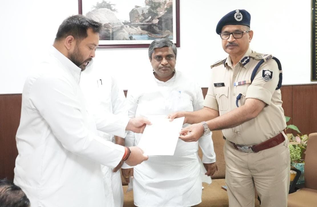 Tejashwi Yadav meets Bihar DGP, raises Siwan firing and rising crime