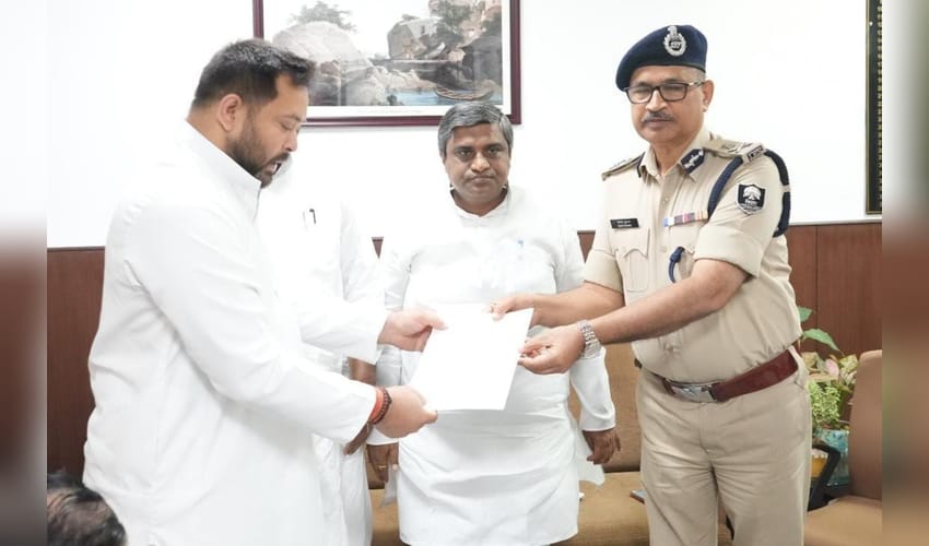 Tejashwi Yadav meets Bihar DGP, raises Siwan firing and rising crime