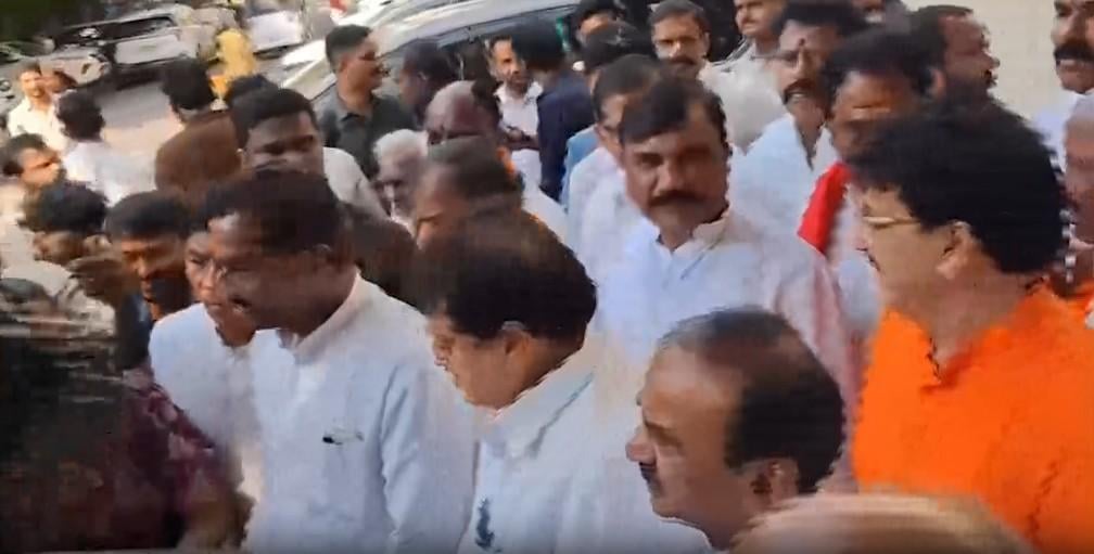 Telangana BJP chief detained during protest at state Secretariat