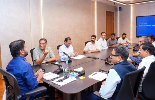 Telangana CM, economist Arvind Subramanian discuss AI-driven revenue strategy (Photo: IANS)