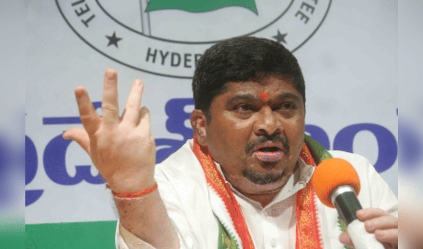 Telangana transport minister appeals to autorickshaw drivers to withdraw strike call