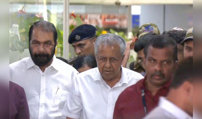 Thiruvananthapuram: Pinarayi Vijayan arrives at airport