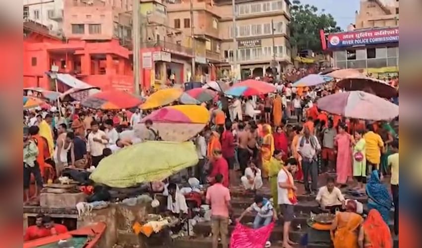Thousands throng Shiva temples across nation on first Monday of Sawan