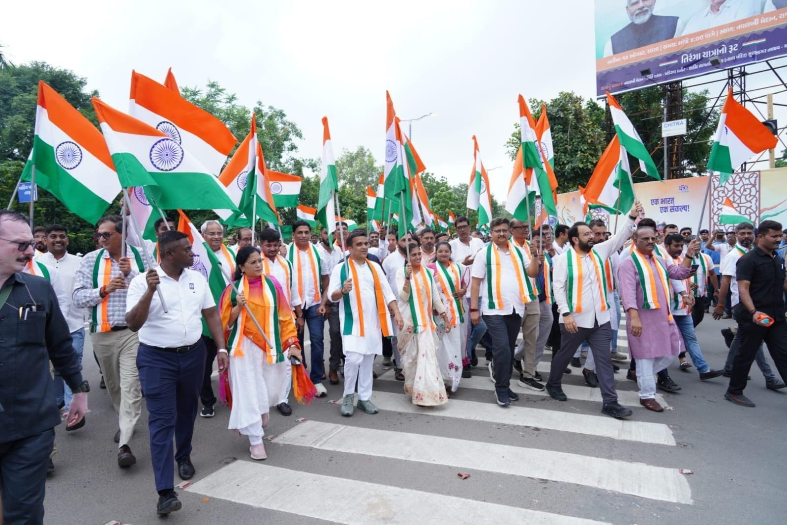 Tiranga Yatra in Vadodara draws large turnout, Gujarat Dy CM urges youth to shun drugs (Photo: IANS)