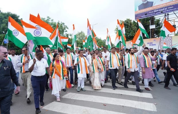 Tiranga Yatra in Vadodara draws large turnout, Gujarat Dy CM urges youth to shun drugs (Photo: IANS)