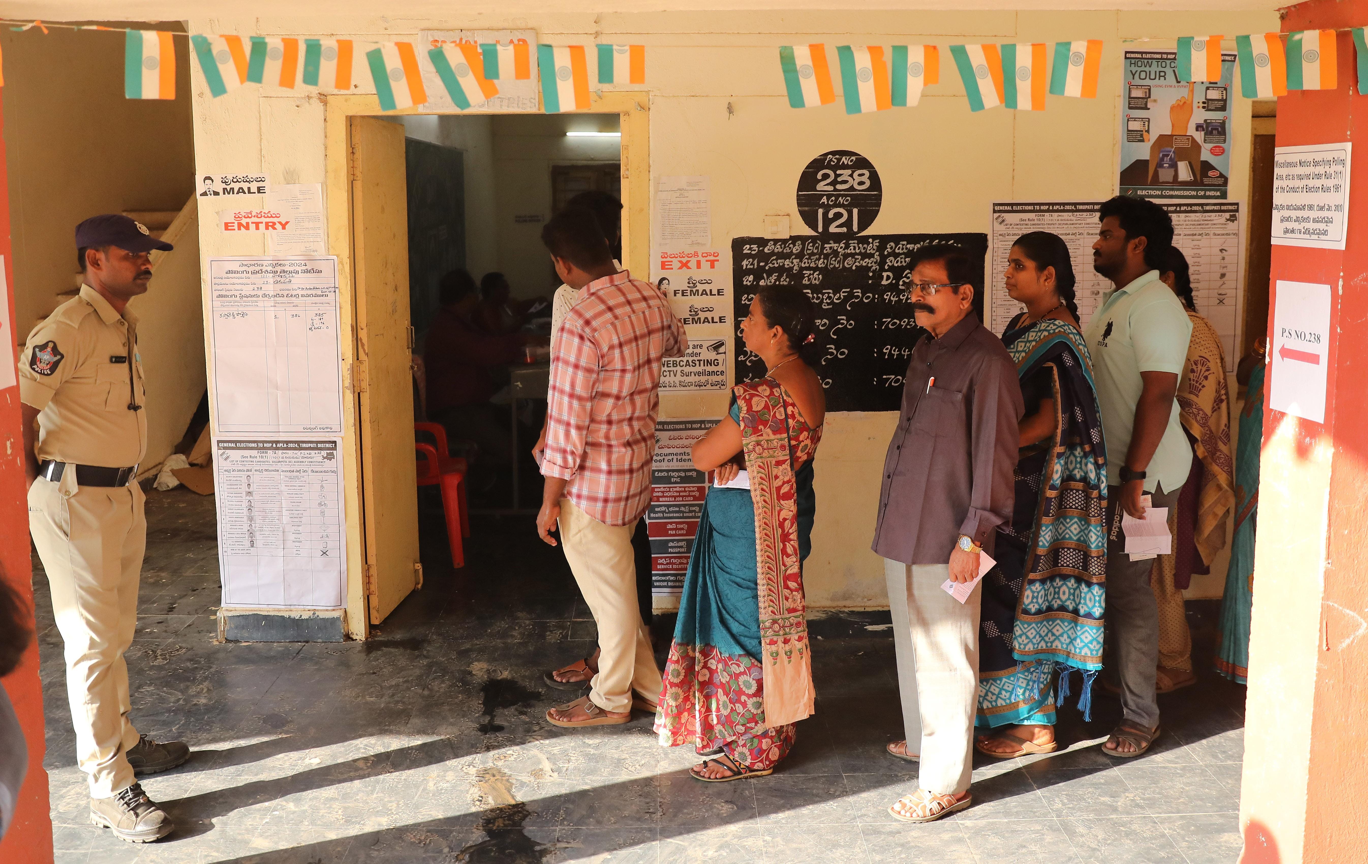 Tirupati: People wait to cast their vote for the fourth phase of Lok Sabha elections and Andhra Pradesh Assembly election