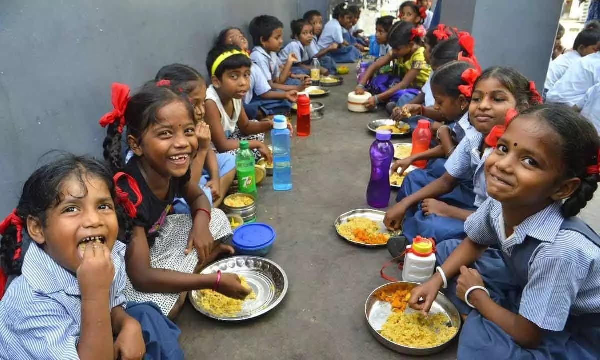 TN govt issues SOP for breakfast scheme expansion to Classes 6-8