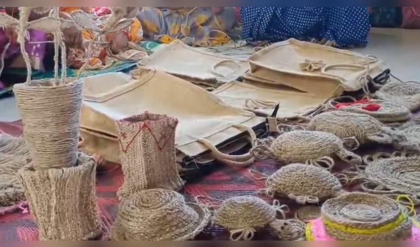 Tripura: 20-day program trains Sipahijala women from SHGs in jute bag making (Photo: IANS)