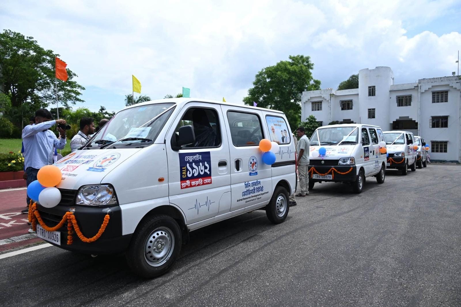 Tripura govt launches 50 mini mobile veterinary units for doorstep care (Photo: IANS)