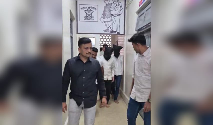 Two held with stolen foreign liquor worth Rs 27,000 in Pune