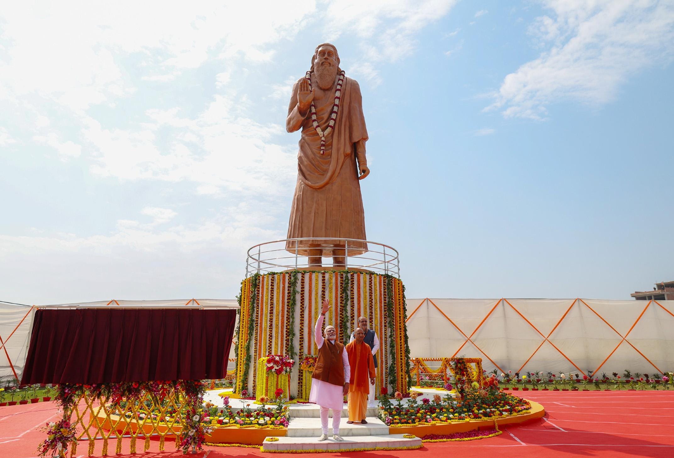 Varanasi : Prime Minister Narendra Modi unveils the statue of Sant Guru Ravidas on the occasion of his 647th Birth Anniversary 