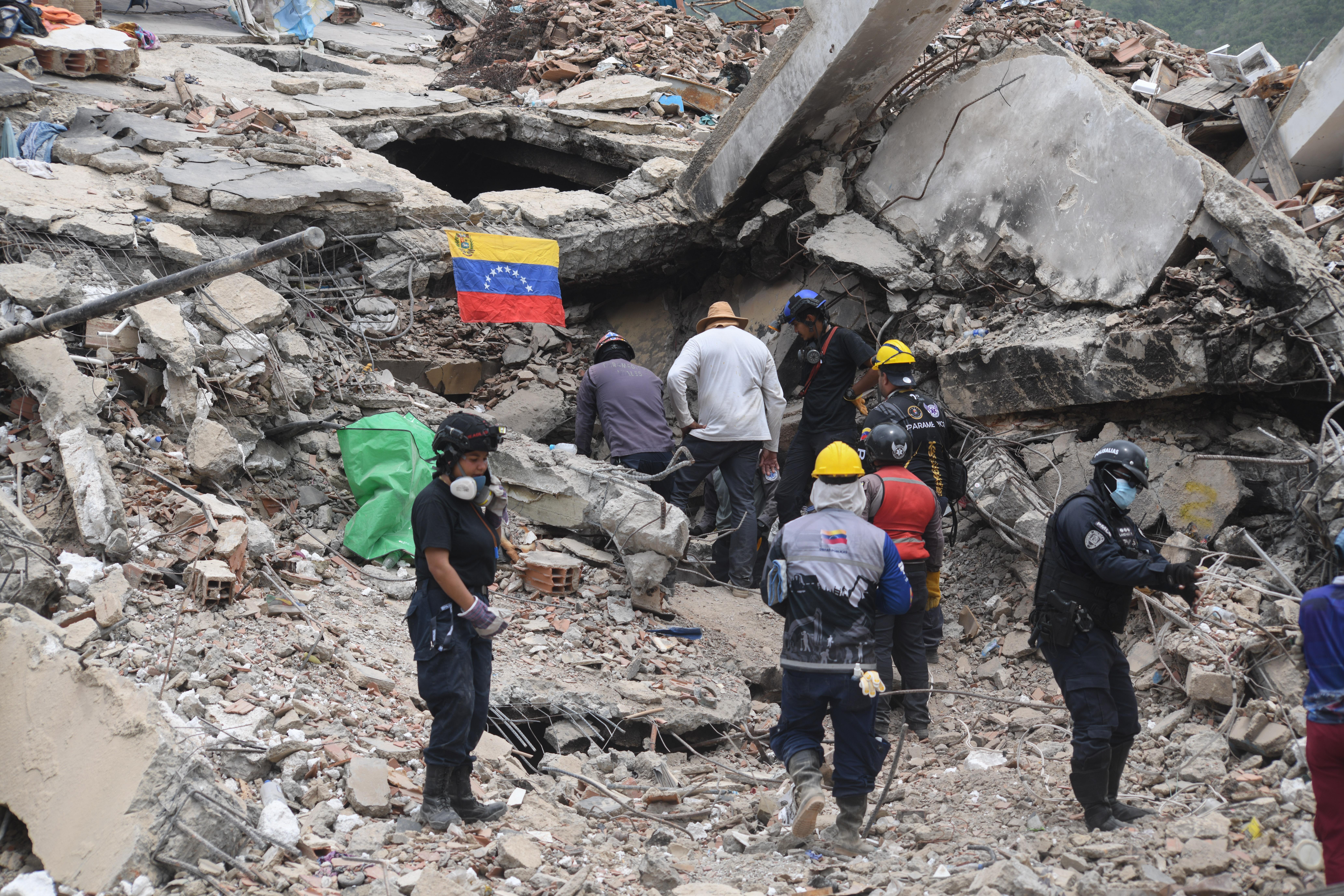 Venezuela: La Guaira marks one month after devastating earthquakes