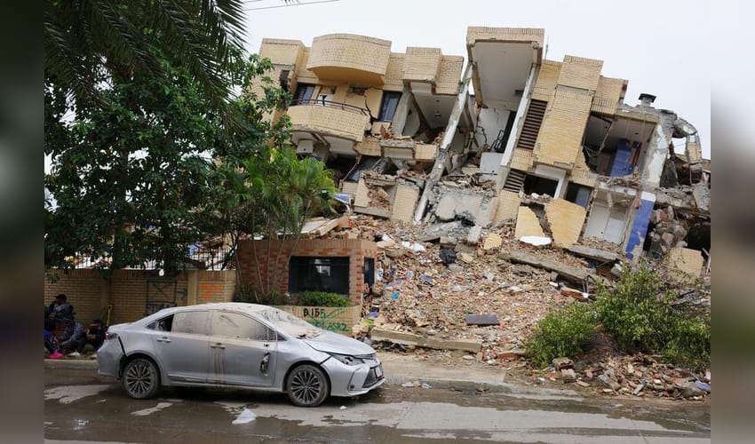 Venezuela quake death toll rises to 6,125