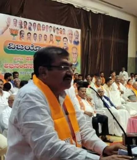 War of words between Karnataka Minister Mallikarjun, BJP MLA Harish spark public concern