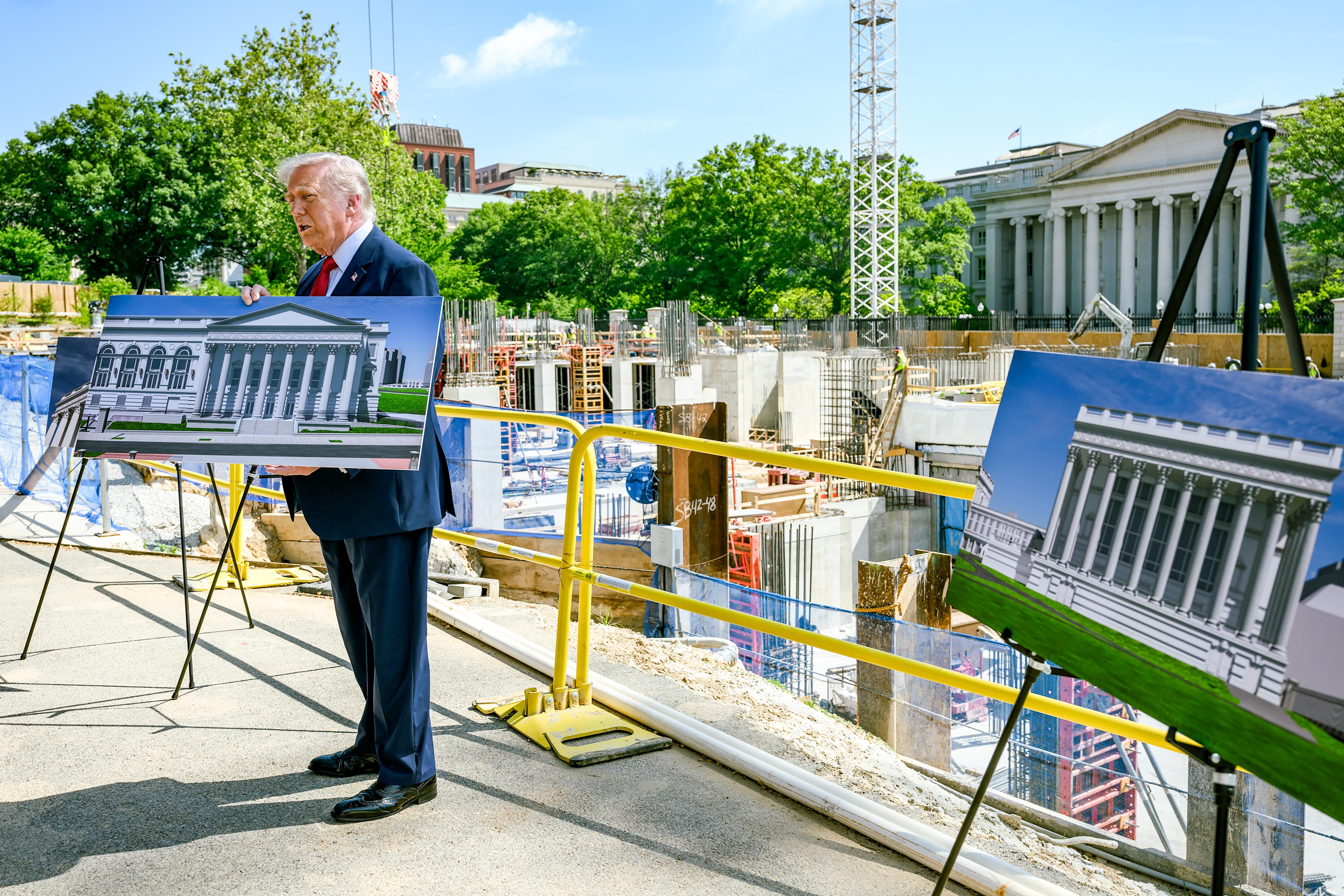 Washington D.C.: Donald Trump reviews White House Ballroom project