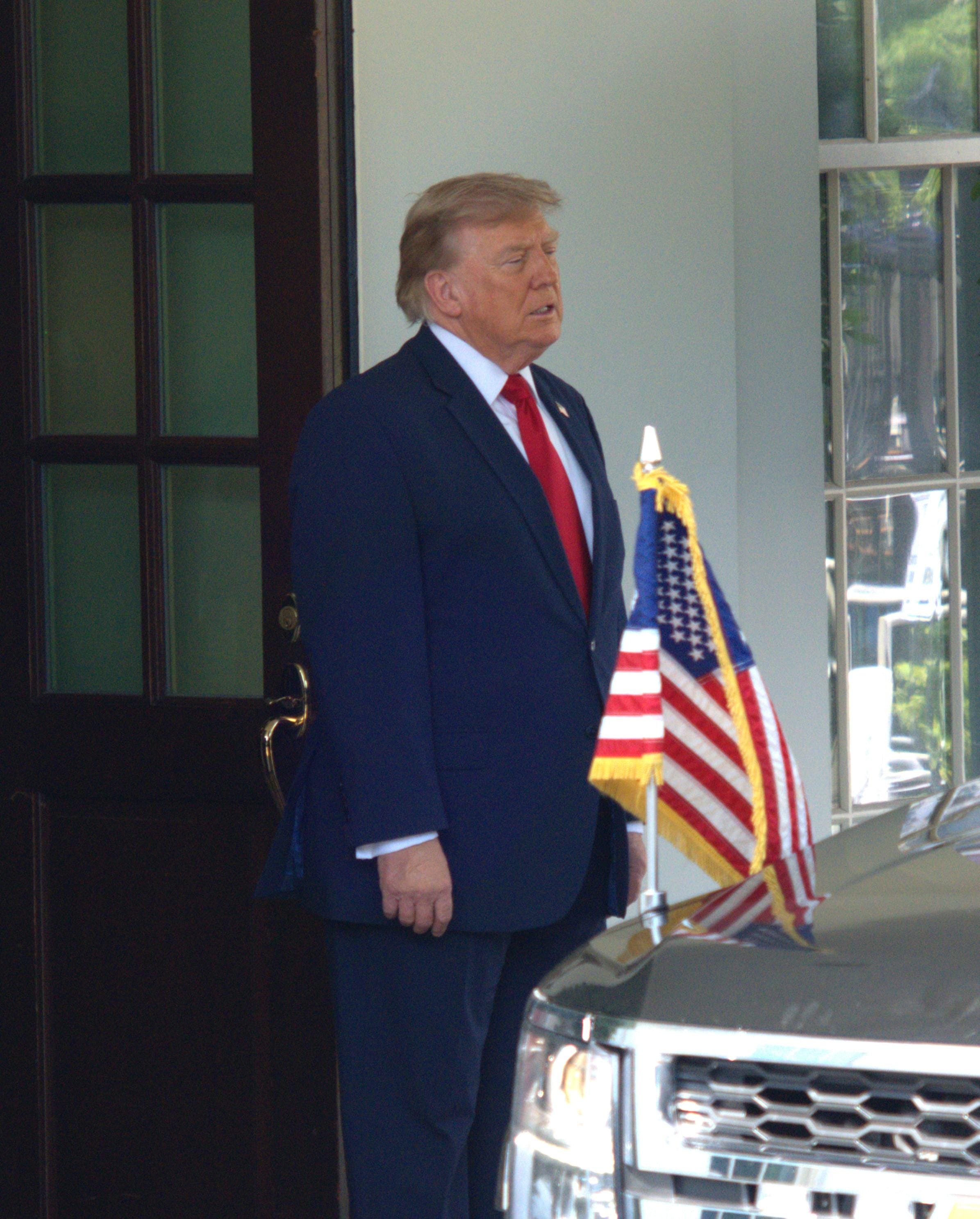 Washington: Trump welcomes Iraqi PM Ali al-Zaidi at White House