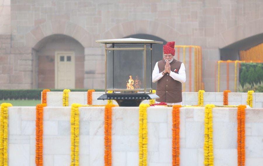 'We will keep working for progress of every Indian': PM Modi pays tribute to Mahatma Gandhi at Rajghat