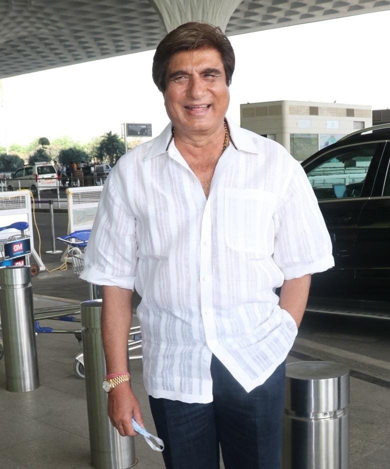 When Raj Babbar escaped dancing during the shoot of 'Hum Paanch'