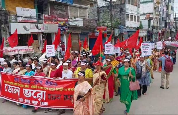 Women join jail bharo stir across Tripura (Photo: IANS)
