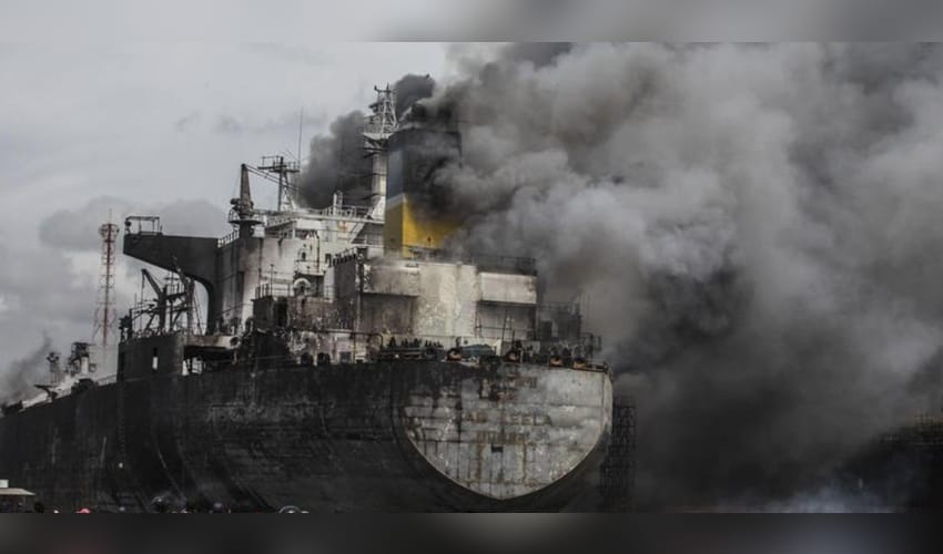 Yemen's Houthi group claims attack on 2 Saudi oil tankers in Red Sea