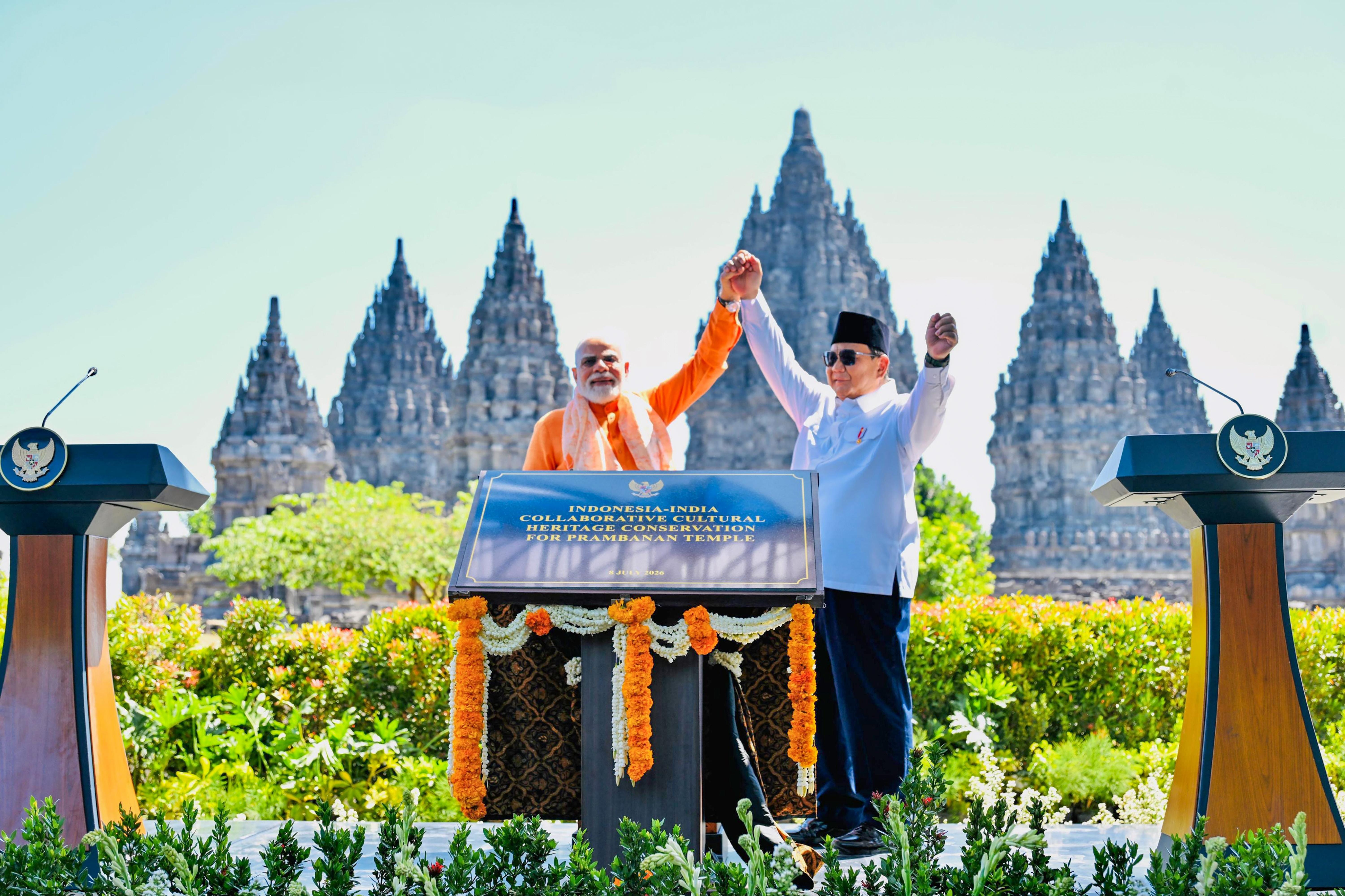 Yogyakarta: PM Modi visits Prambanan Temple