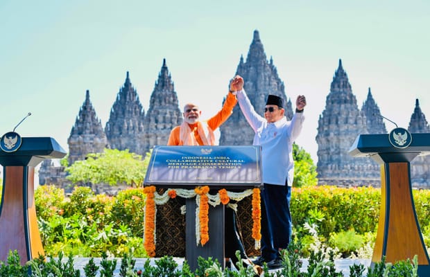 Yogyakarta: PM Modi visits Prambanan Temple
