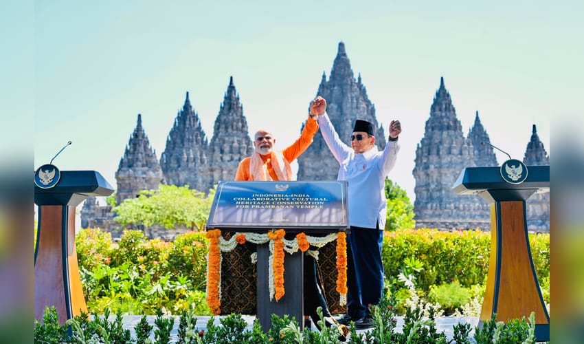 Yogyakarta: PM Modi visits Prambanan Temple